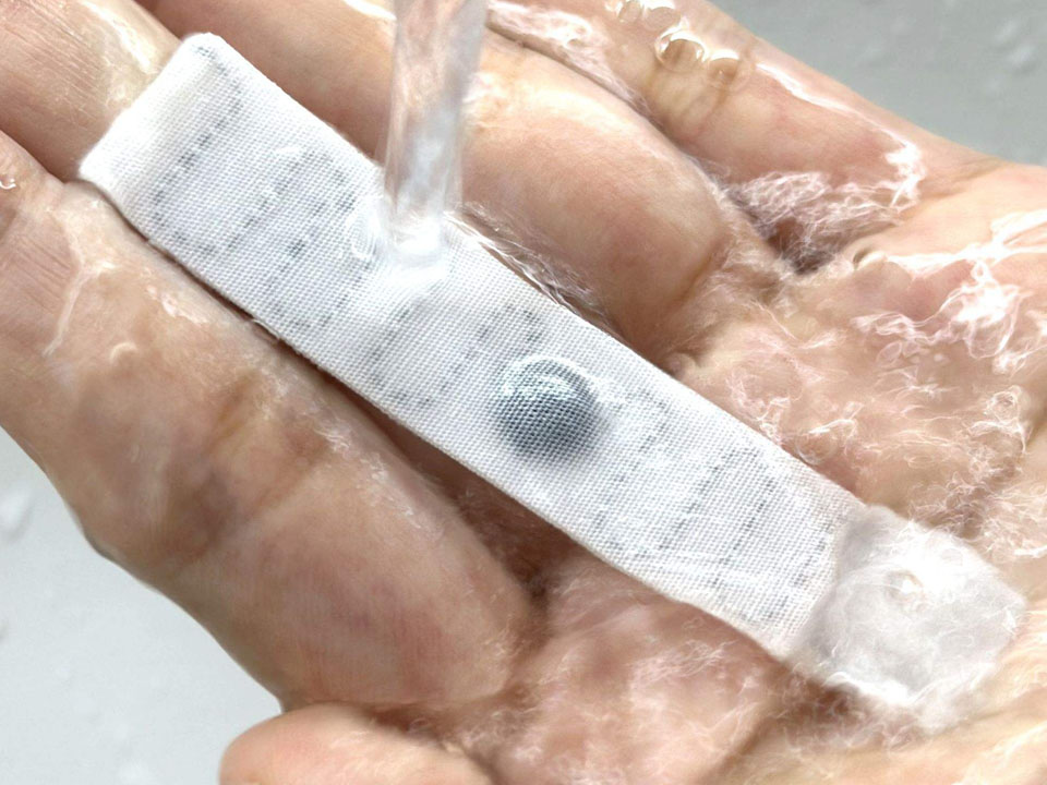 RFID Laundry Tags Explained: How Industrial Textile Tracking Works 2 RFID Laundry Tags