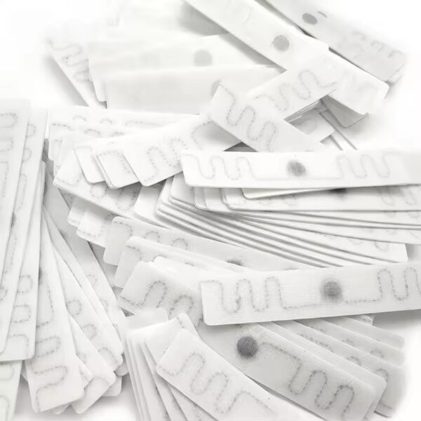 UHF Silicone Laundry Tag for Textile Tracking (3) UHF Silicone Laundry Tag for Textile Tracking